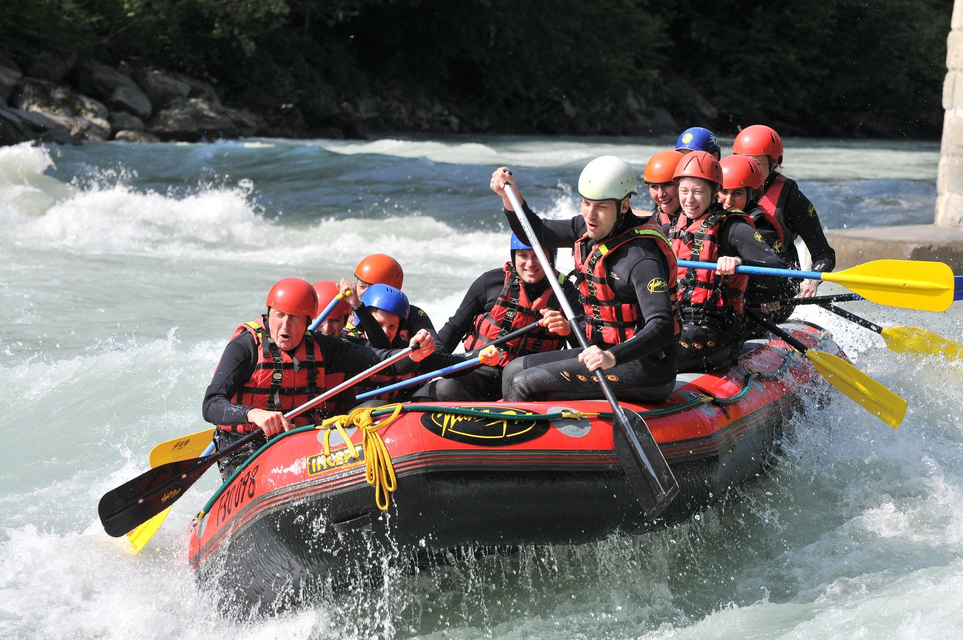 rafting-293542_1920 white water rafting canmore